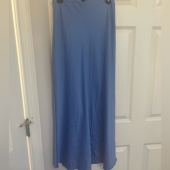 Express Satin High Waisted Maxi Skirt - Picture 4 of 6